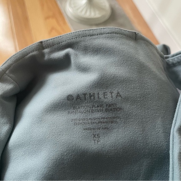 Athleta Elation Flare High Waisted Minimalistic Grey Pants #981683 EUC Size XS - Picture 6 of 10